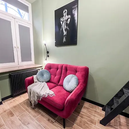 Boogie Small 5 Apartment *